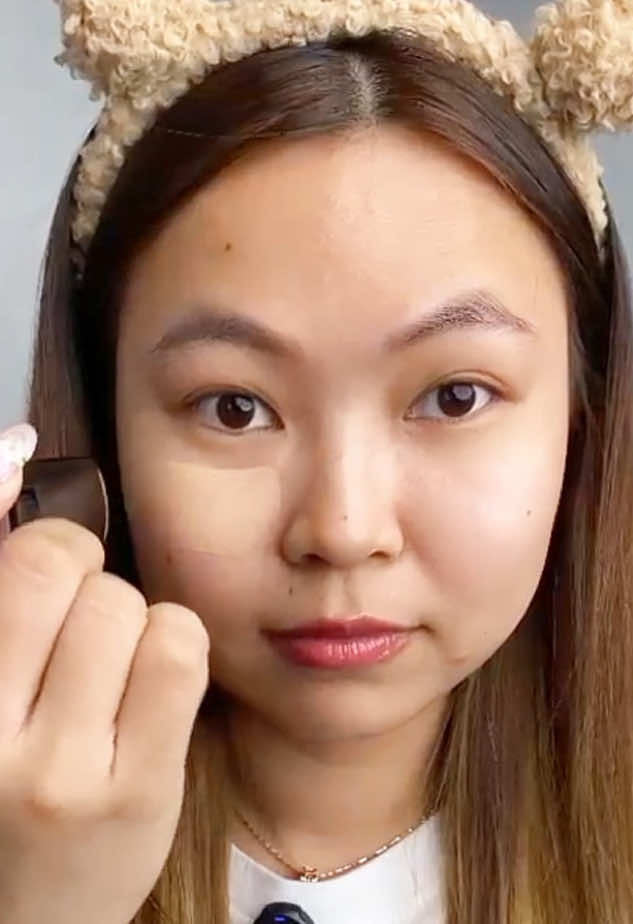 Base makeup andalanku dari jaman sekolah🤭produknya bagus bgt tahan banting makin lama dipake malah makin glowing💖 #fyp #trending #tiktok #viral #shorts #beauty #concealer 