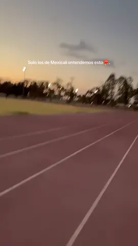 Hoy sentí que trotaba alrededor del sol🔥 #fyp #Running #mexicali #pati 