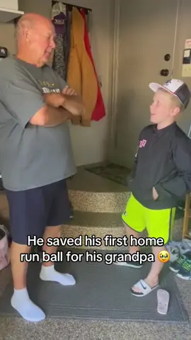 Nice baseball gift ⚾️#grandpa #fyp #story #kindness #nice #baseball #share