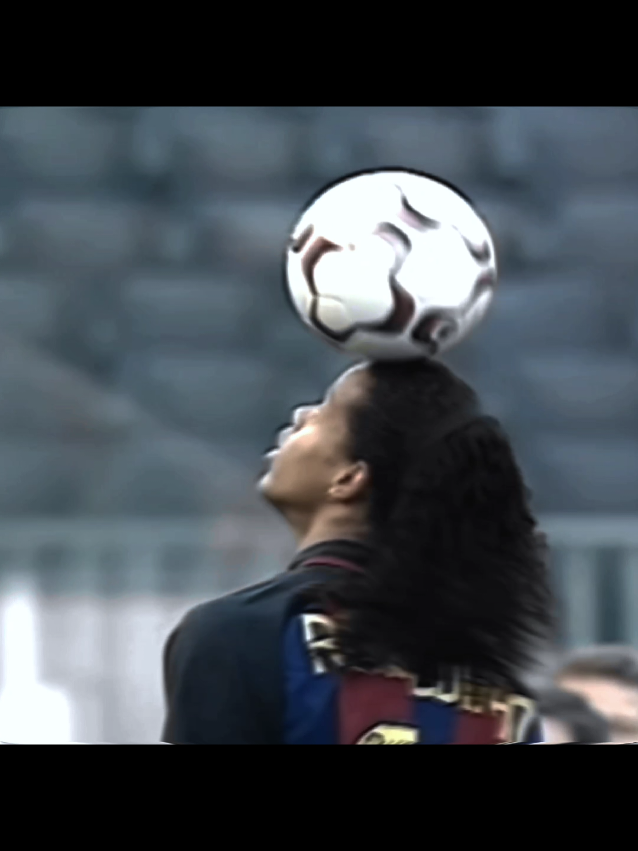 | The magician 🇧🇷🪄| Ronaldinho Edit| Agudo Magico 3| .  .  #football #edit #ronaldinho #fyp #xybca 