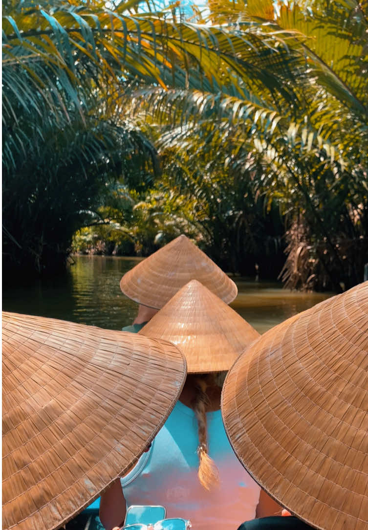Beautiful Viet Nam 🇻🇳 welcome to Mekong delta  #vietnamtravel #mekongtourwithlam #viral #fyp #mekong 
