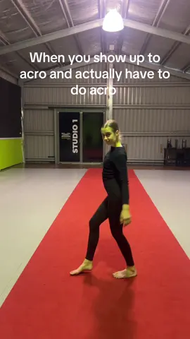 Handstand + Ash = Acro queen  • • • @ashley fothergill  #fyp #foryou #foryoupage #dance #dancers #jdc #jayzdancecompany #jayz #dancing #danceclass #acrobatics #acro 