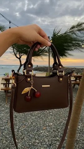 cuma 30rb udah dapat tas sekece ini🫵🏽🥰#creatorsearchinsights #trending #OOTD #taswanita 