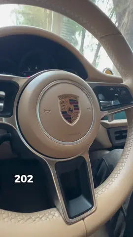 1350 thì có điểm nào để mà chê nữa đây anh em ơi  #porsche #macan #banxe #xeluot #911 #cayenne 