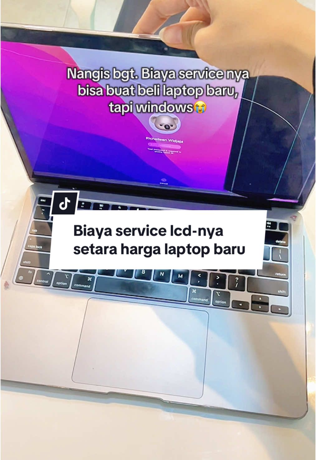 Gapapa deh service aja. Sayang bgt macbook air m1 ku☹️ #macbook #macbookhacks #macbooktips #servicemacbook #servicemacbookmurah #servicemacbooksurabaya 