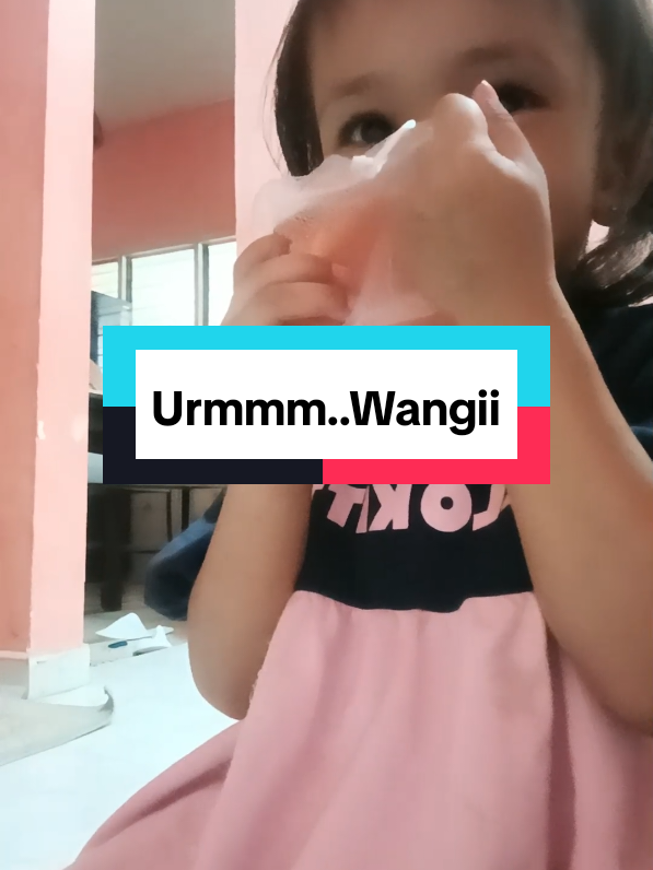 sejenis peseng macam ibu nya ..suka wangi wangian ...haha...