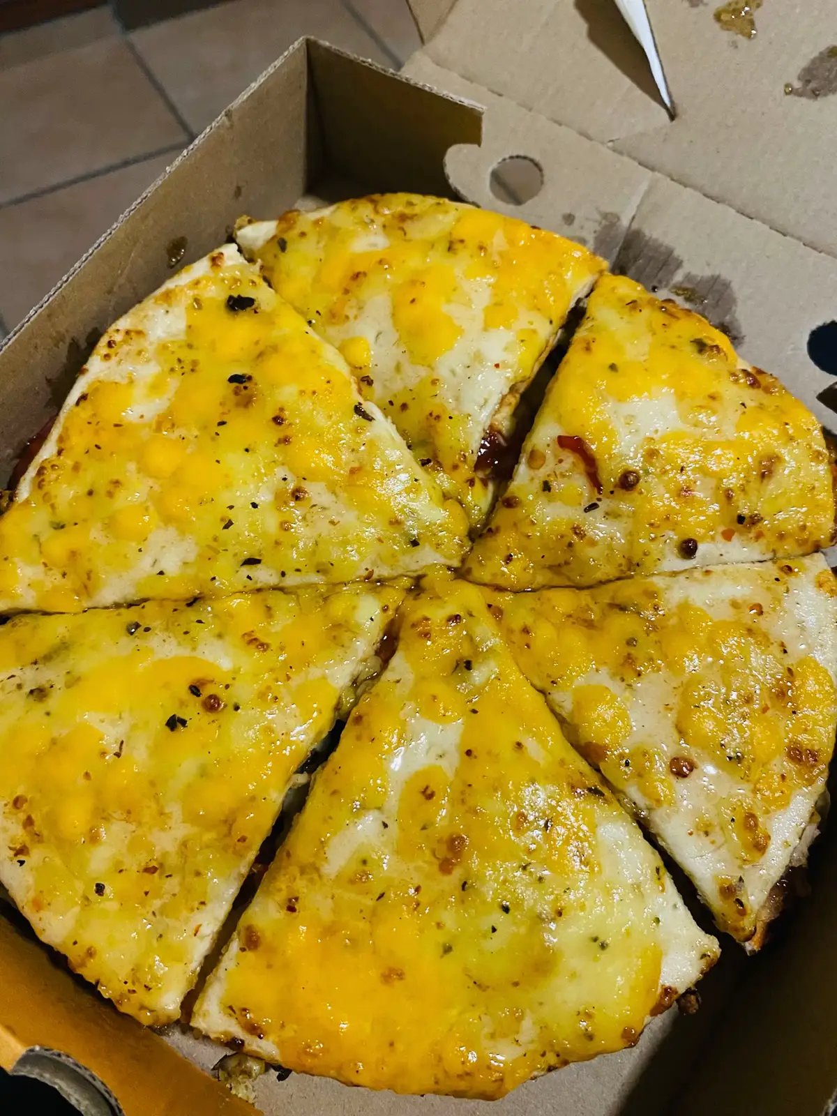 Honestly you’ll never go wrong wrong with the small triple decker in SWEET CHILLIE flavours 🥹🥹🥹❤️ #tripledecker #debonairspizza 