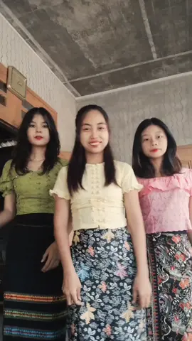 #အရူးထခြင်းတစ်မျိုး🤣🤣🤣 #လူစုံတုန်း😁😁😁 @Htet Yati @phyo🌻 