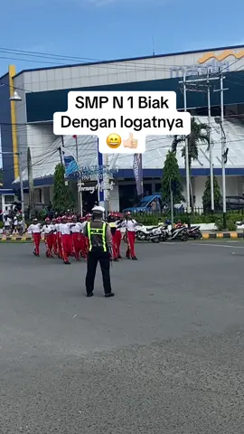 Logat biak nih bos😂😍👍🏻👍🏻 #lewatberandafyp #biakpapua #gerakjalan17an 