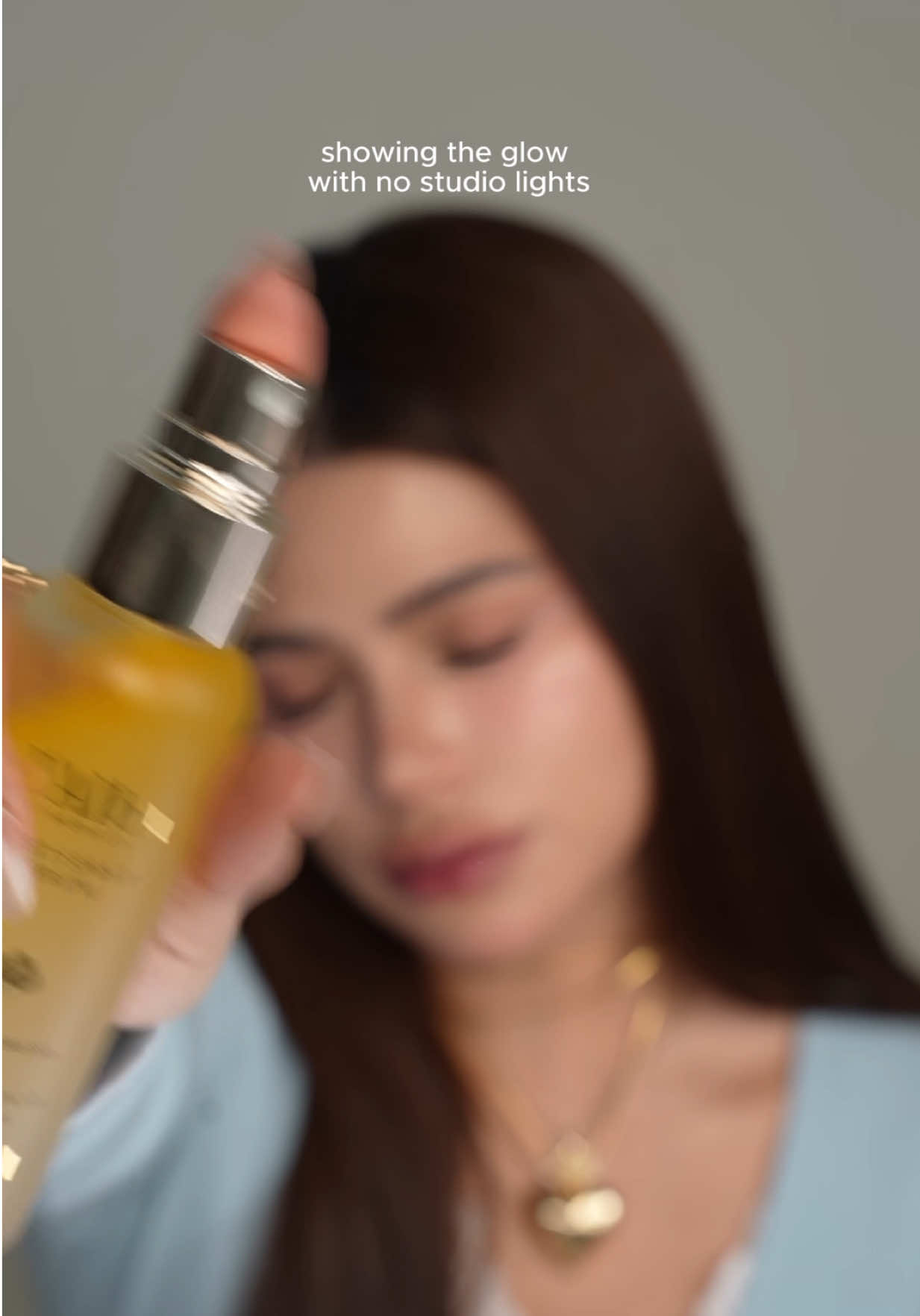 No lights but she glows✨ @d'Alba Ph 8.8  #dalbaph #firstsprayserum #dalbamuse