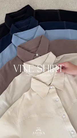 the texture tells a story — comfort, style, movement🫶🏻 #kemejaoversize #kemejawanita #fashionwanita #atasanwanita #racuntiktok #fashiontiktok #outfit 