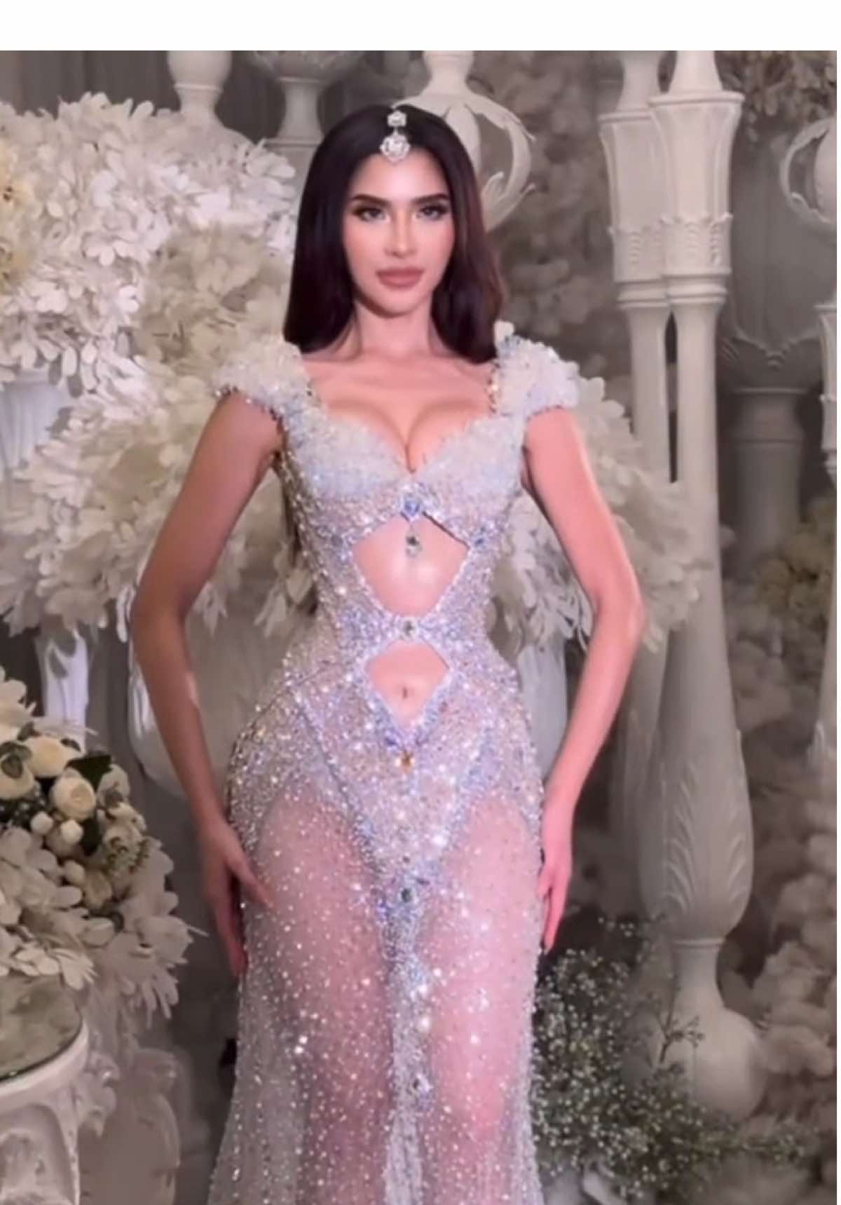 Layout trình diễn này mà mang ra quốc tế thì out trình @Yllana Marie Aduana  #missuniverse #miss_universese 