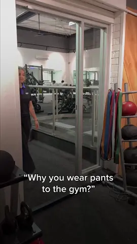 “Why do you always wear pants to the gym?” Because my legs skipped more days than my alarm clock 😅🐔 #Fitness #fitnessmotivation #challenge #gymnastics #anytimefitness