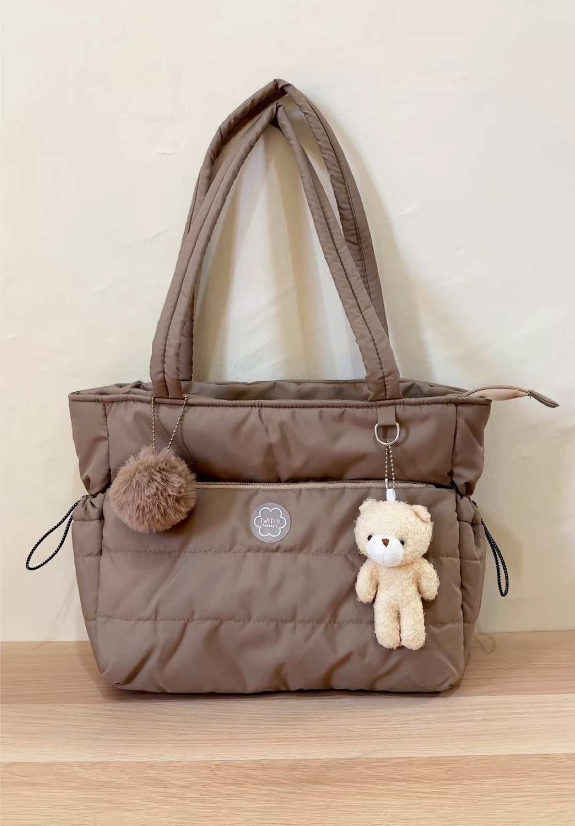 #tweelyforbag #totebag #pufferbag #puffybag #taskuliah #tasngampus #tassekolah 