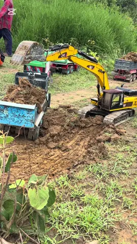 Rc truck #rccars #rcb #rcracing #excavator #toys #500k #rc #rctruck #toy #rctoys #rckubota #rctoy #newyork #rcexcavator 