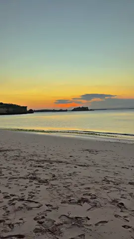 sunsetnya gadaa obatt🫶🏻#lombok #pinkbeach #pantaipink #sunset #pantailombok 