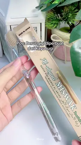 Banyak pilihan warna lagi di beg kuning #toothbrush #kayusugi #miswak #berusgigi #miswakalabyad 