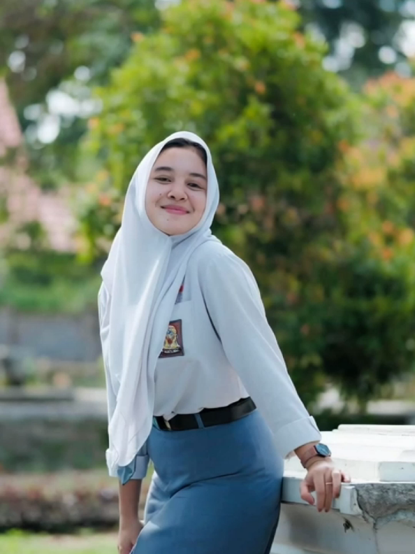 #bercintasemalaman #tren  #sma #cantik #fyp 