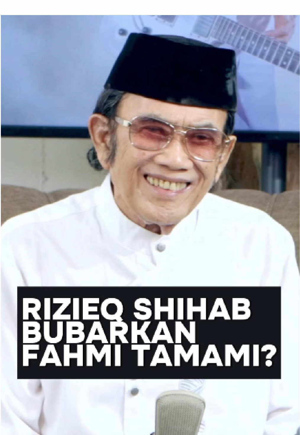 Kepada #FORSA di manapun kalian berada, jangan lewatkan edisi terbaru #BisikanRhoma MALAM INI pukul 19:00 WIB eksklusif hanya di kanal YouTube Rhoma Irama Official.  #RhomaIrama #BisikanRhoma 