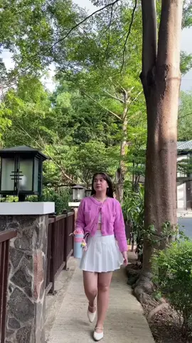 🎀 Rose Quartz Never Goes Out of Style 🌸 Soft rose quartz pink is forever stylish—and pairing it with your outfit? Pure perfection 💅💗 💬 Which pastel hue matches your world? Tell me below!