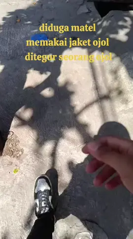 diduga seorang matel memakai atribut ojol di tegur ojol beneran  #ojol #ojolgabut  #atributojol #matel  #mataelang 