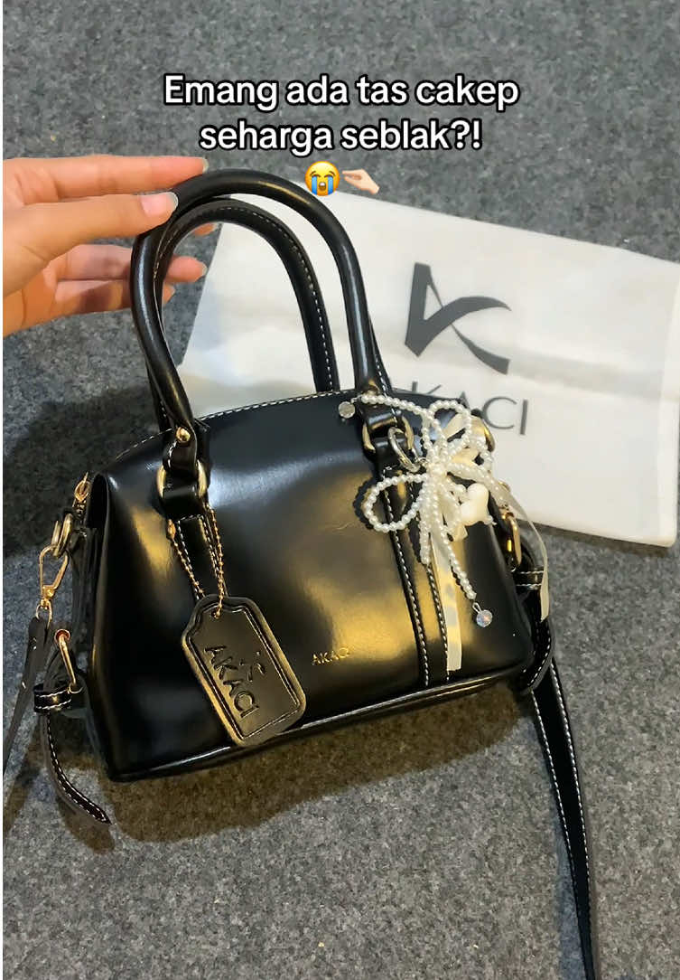 Di kalian dapat berapa nih?#tas #tasselempang #taskekinian #tasmurah #akaci #taswanita #promoguncang88 