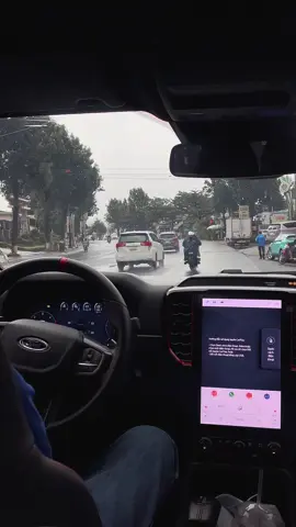 Ngắm mưa trên Raptor củng chill #rangerxls2025 #xebantai #fordbinhthuan #raptor #wildtrak 