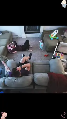 First step #baby #babiessoftiktok #Love #surprise #dad #mom #funnybaby #foryou #tiktok #usaus #fyp 