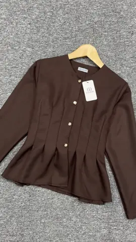 Menyalaa badan kuu kalo belakangnya udah di adjust🤫💋 #atasanwanita #shirt #outfitideas #OOTD 