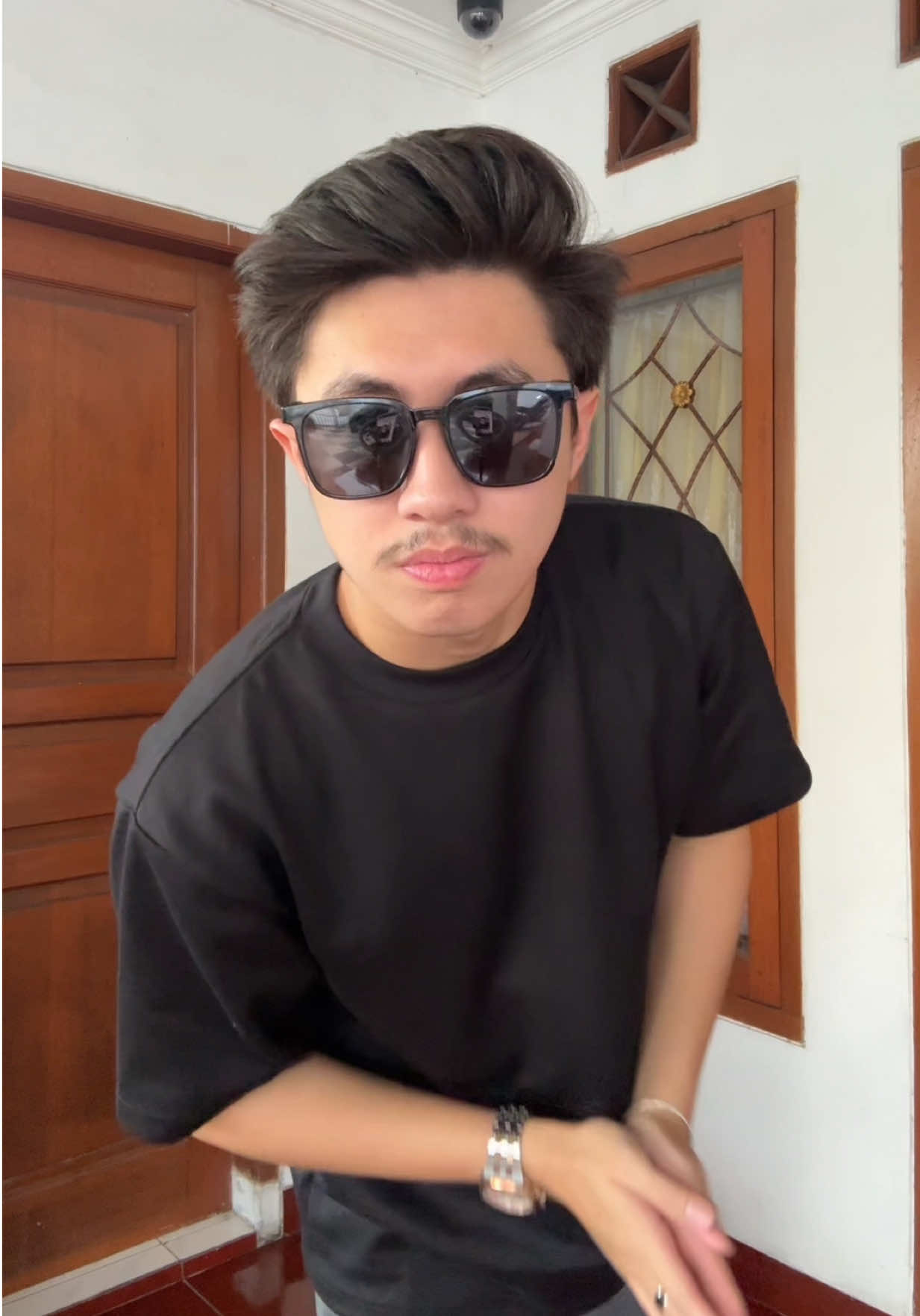 kaos yang menurut gua simple, tp bagus, trus jg nyaman banget