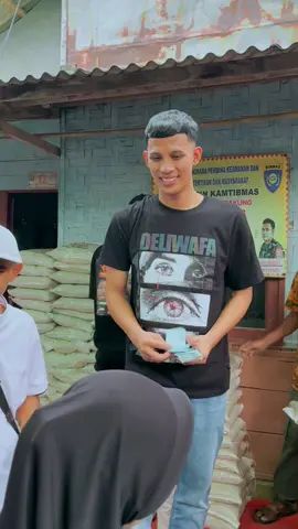 Ketua Rian Arifin Berbagi di Lampung 😇🫡😎 @Rian Arifin @Rian Arifin @Rian Arifin @Dias Alief @Bung Lampung MRA @SEMATOR💫☔ 