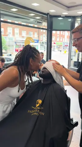 Barbershop kiss pranks🤣🤣🤣#funnytiktok #foryou #funnyprank #funnymoments #funnyvideos #couple 