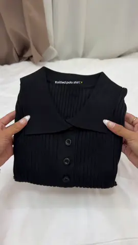 Ang lambot lambot ng knitted polo shirt nato. School friendly top na bagay sa kahit anong pants. #fyp #shirt #foryou #polo #knittedtop #basictop #topforwomen #formal #collar #schoolfriendlytop #black 