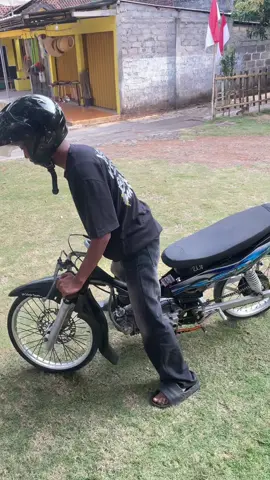 berawal dari sikap mu yang berubah membuat rangka ku setengah rebah