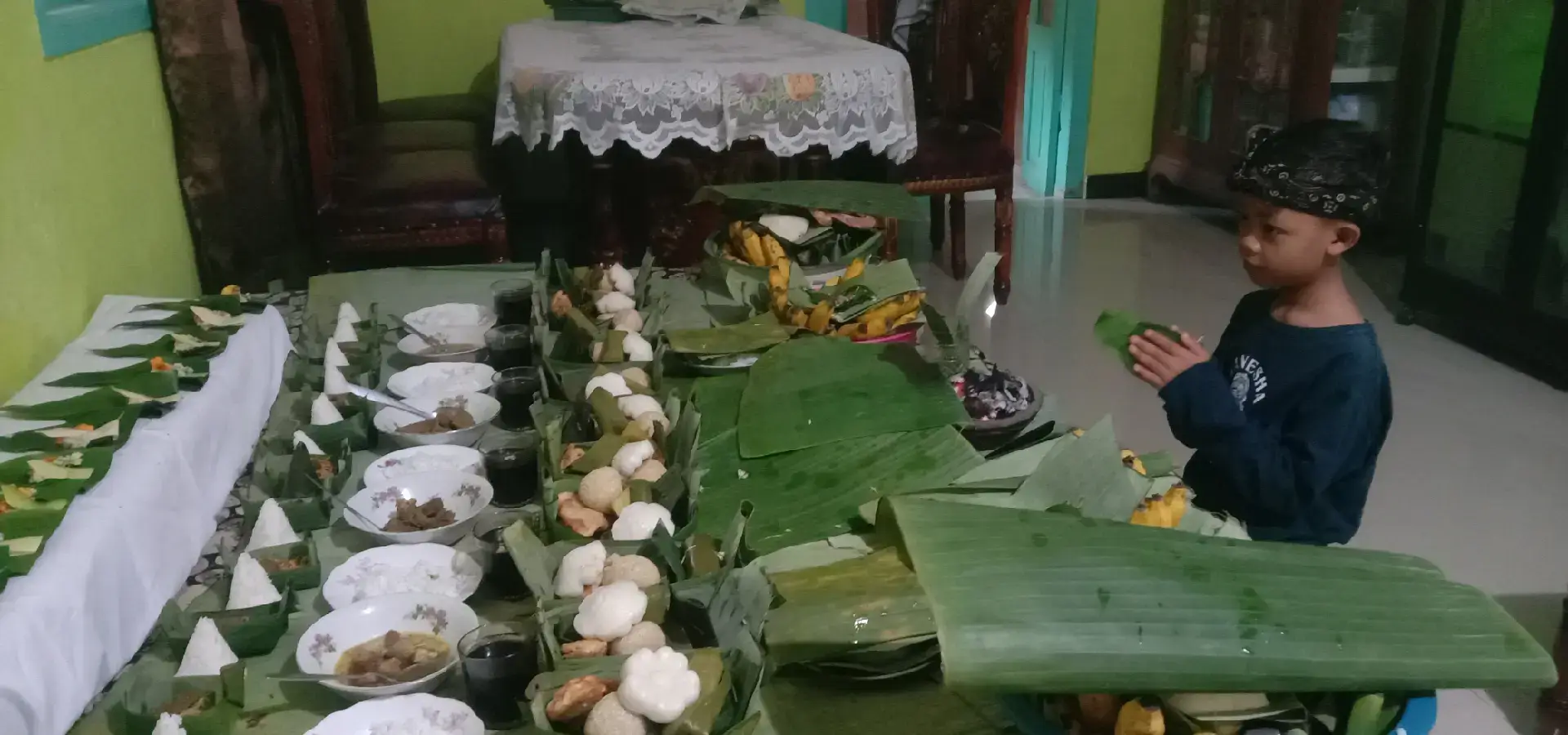 Astungkara ya nak. Tahun ini bisa melaksanakan. Semoga tahun depan dan seterusnya selalu bisa. 🙏🙏🙏🕉️🕉️🕉️#pancawalikrama #piodalan #hindutengger #puramandaragirisemeruagung #lumajang #hindujawa #senduro #bromo #bromotenggersemeru #hindu #b29 