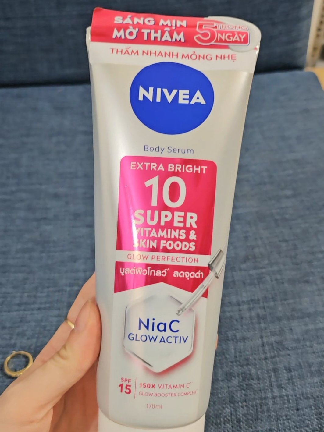 Nivea dưỡng ság mờ thâm