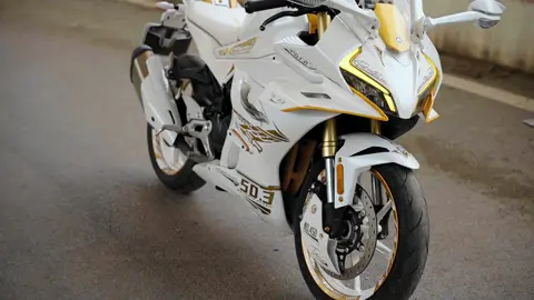#CFMOTO #Motorcycle #cfmoto #cfmoto450ss #450SR #450SS #450ss CFMOTO 450SR/450SS Saint Fighter / Blazing Angel Modification Case Do you like this 450SR/SS?