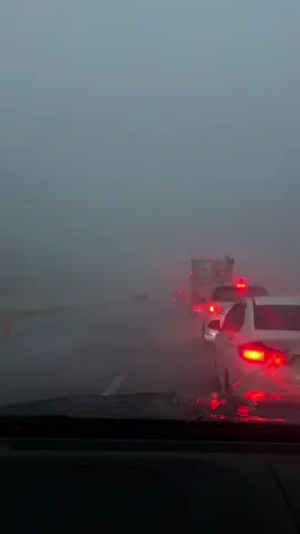 หาดใหญ่วันนี้ฝนตกน่ากลัวมากเลยค่ะทุกคน 🌧️🌪️☔️ ทั้งลมทั้งฝน #เดินทางด้วยความปลอดภัยกันด้วยนะคะ 💕 #ฝนตกหนัก #พายุ #สภาพอากาศวันนี้ 