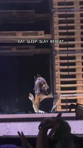 fastest horse ever #horsegiirl #sziget #budapest #technomusic #slay 