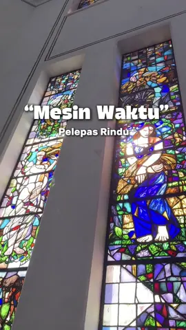 Bukan kaca patri biasa, tapi ini kayak mesin waktu pelepas rindu bagi para pekerja Belanda yang susah pulang kampung..  Spot yang jadi primadonanya #museummandiri 🤩 Dan pas aku explore sekitar situ, ada #immersiveroom yang gak kalah magical dan fun - Nawa Experience: Majika Seru sih buat weekend list minggu ini!  #placetogojkt 