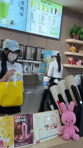 外卖员都不想走了#蟀k摇 #奶茶妹妹 #潮流舞蹈地图