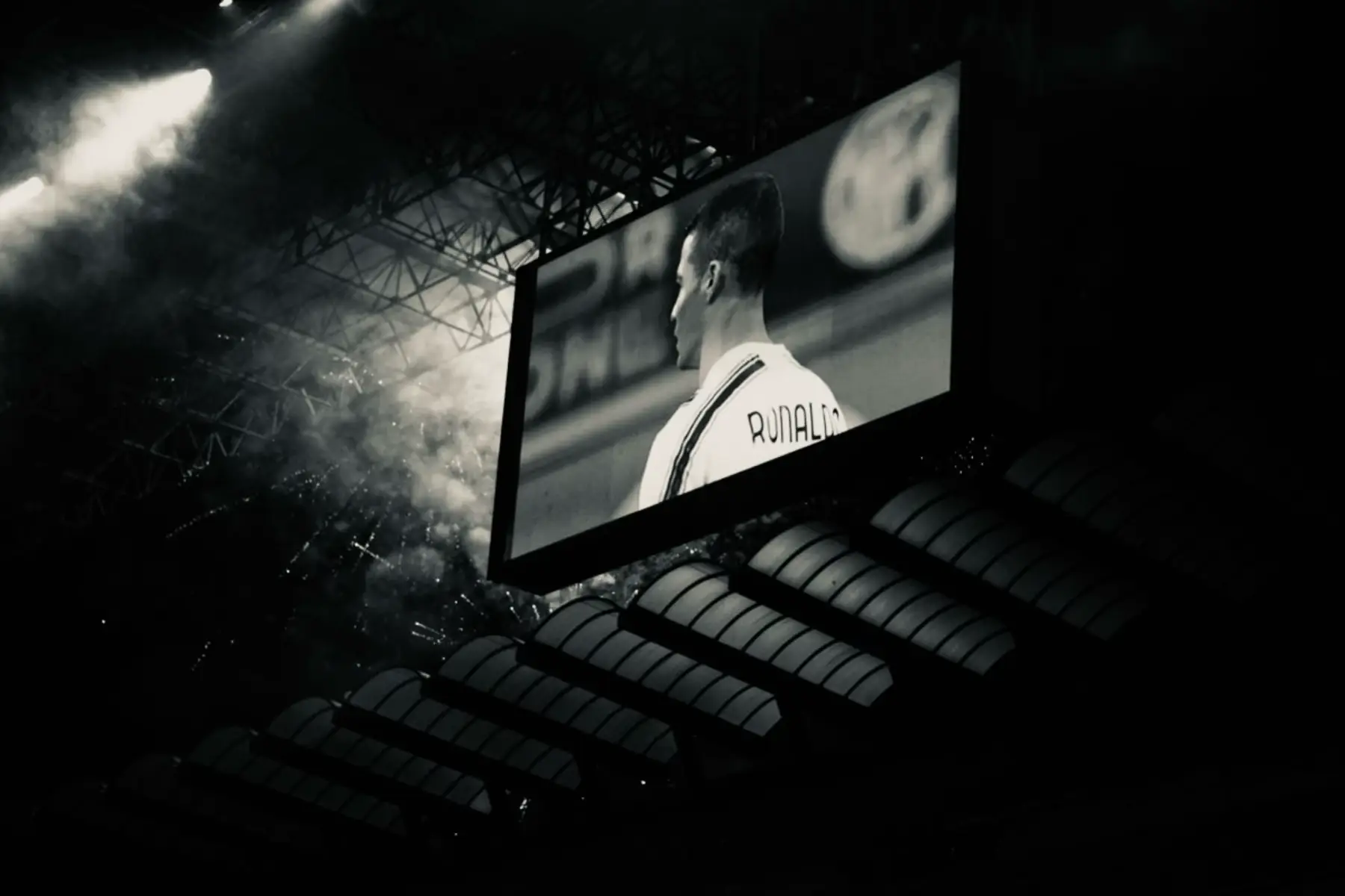 رعيتُ ودادهم ونَسيت نفسي  ‏وحين غلا هواهُم ارخصونِي#fyp #cristianoronaldo #ronaldo #Love #foryou #اكسبلورexplore 