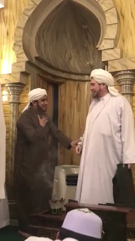 Markaz Syariah & Al Fachriyah الحبيب جندان بن نوفل بن جندان و الحبيب حنيف بن عبدالرحمن العطاس #alfachriyah #markazsyariah #habibhanifalathos #habibjindan 