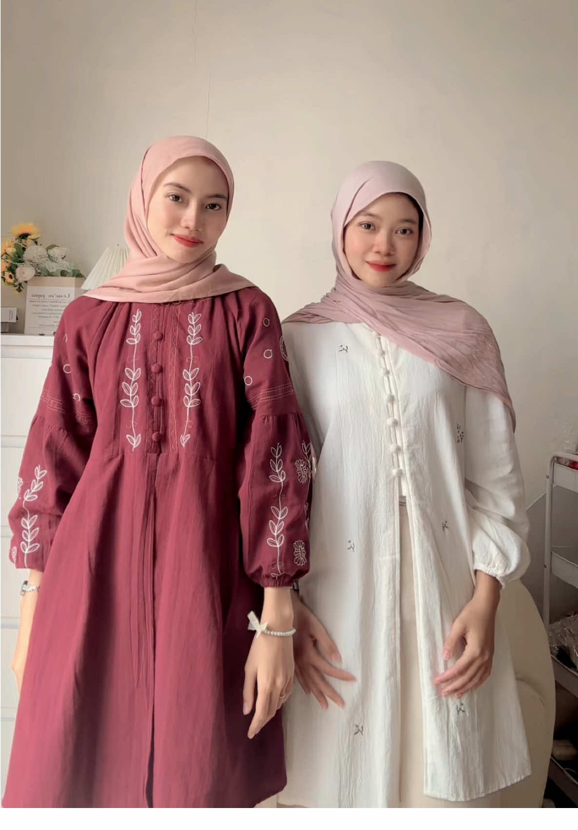 try on azzura tunik motif 1 dan 2  beda look tapi sama cantik nya 🥰🫶🏻🛒💌 #bismillahfyp #guncang88promo #ootdfashion #outfitinspiration #xyzbca #ootdhijab #tunikkekinian #tunikviral #rokskirt #yxzcba #outfitcheck #outfitkondangan #ootdtunik #outfittunik #guncang88 