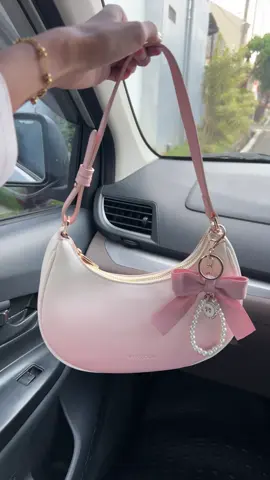 #taswanita #mossdoom #mossdoombag #shoulderbagwanita #tasbahu #gradienbag #tascantik 