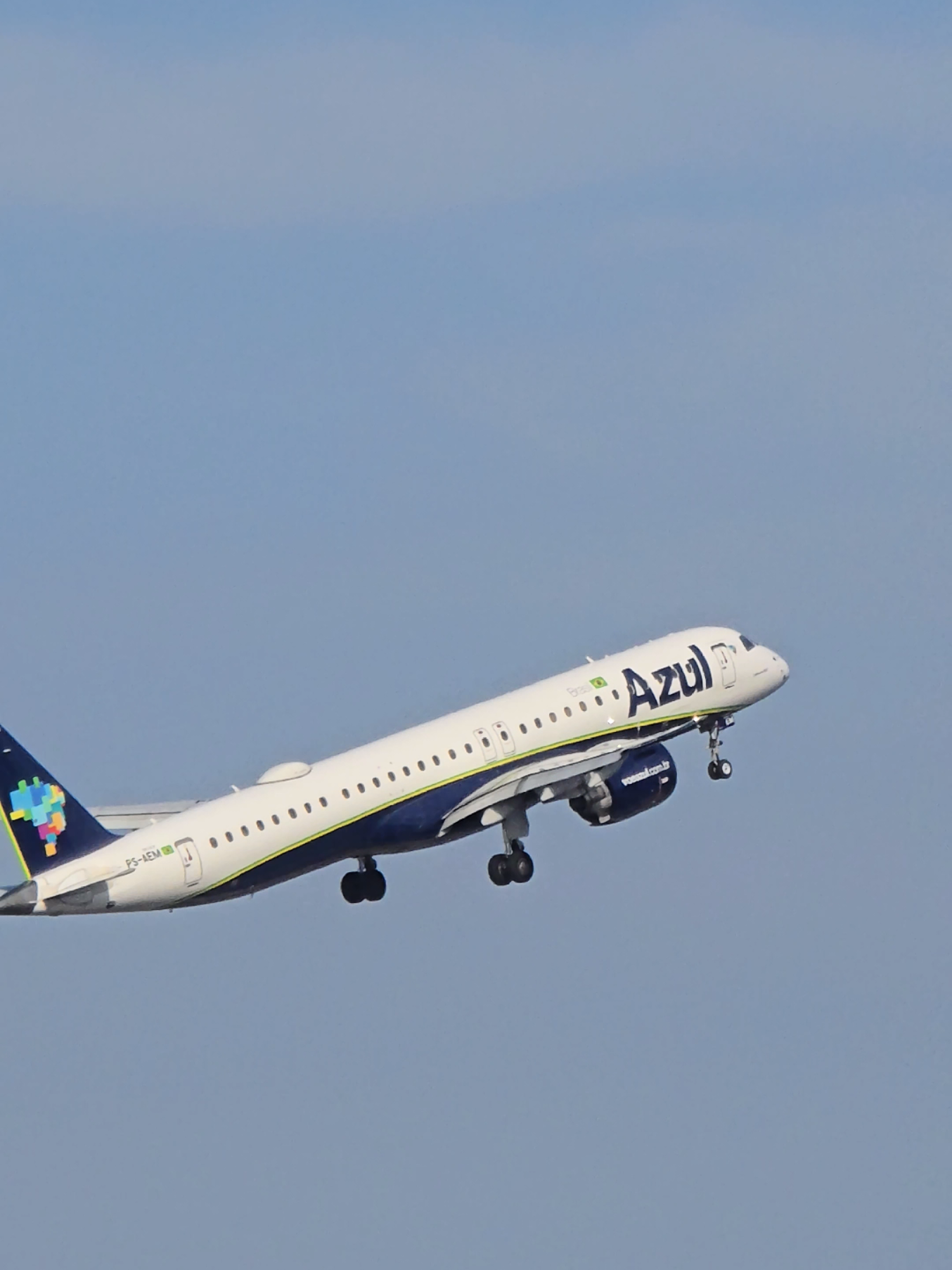 😍😍 . #aviao #azul #embraer #sdu 