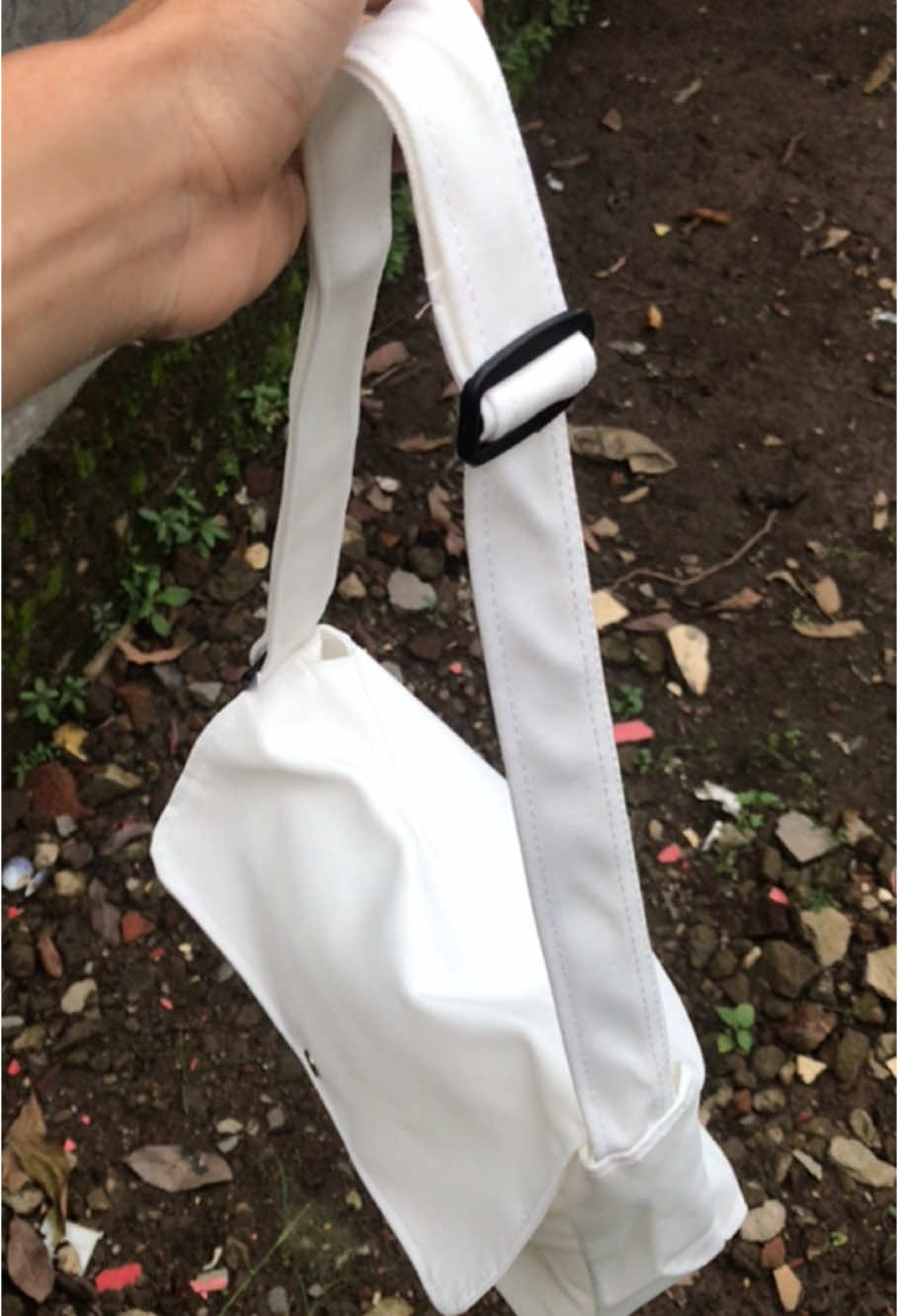 #trendingtiktok #tasselempangkanvas #tasmurah #fypage #promomakanmerdeka #outfit 