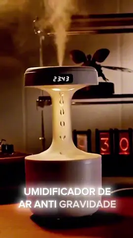 ✨ Umidificador de Ar Anti Gravidade ✨ Relaxe e respire melhor com este design moderno que cria gotas flutuantes hipnotizantes! 💧 ✅ Alivia nariz entupido e estresse ✅ Função abajur e relógio integrado ✅ Tanque de 800ml e desligamento automático ✅ Ideal para quartos, salas, escritório e até decoração 🌙 Perfeito para um sono tranquilo e um ambiente aconchegante!