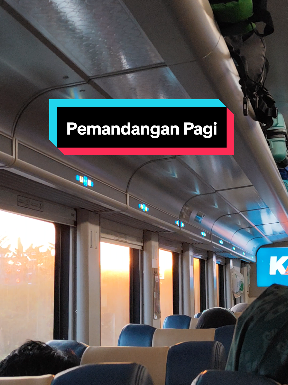suatu hari di pagi yang cerah, dari dalam kereta api ☺ #keretaapi #cinematic #aesthetic #naikkeretaapi #fyp 