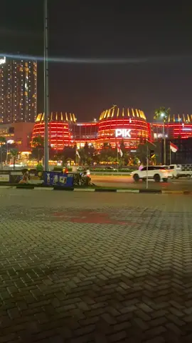 bole dicobain , kalau kamu akan merasa seperti di luar negeri kalau masuk kepik2 malam malam #pik2 #batavia #patungnagamas #osakahotel #tokyoriversideapartment #aloha   #pantaipasirputih #goldcoast 